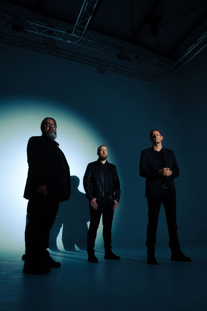 Trois reprises par Pure Obsessions and Red Nights