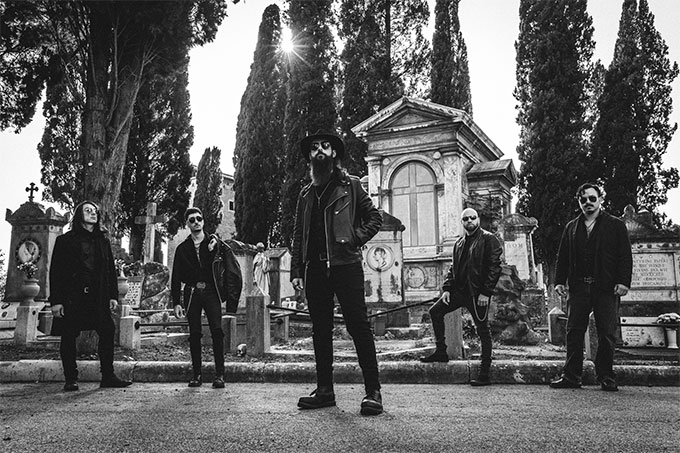 Le rock gothique et &eacute;pique de Corvin