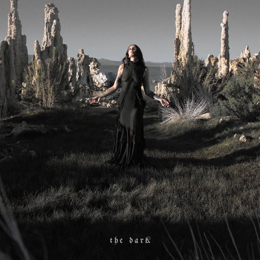Exercice de style assez clair (sombre !) avec les nouveaux titres de Chelsea Wolfe